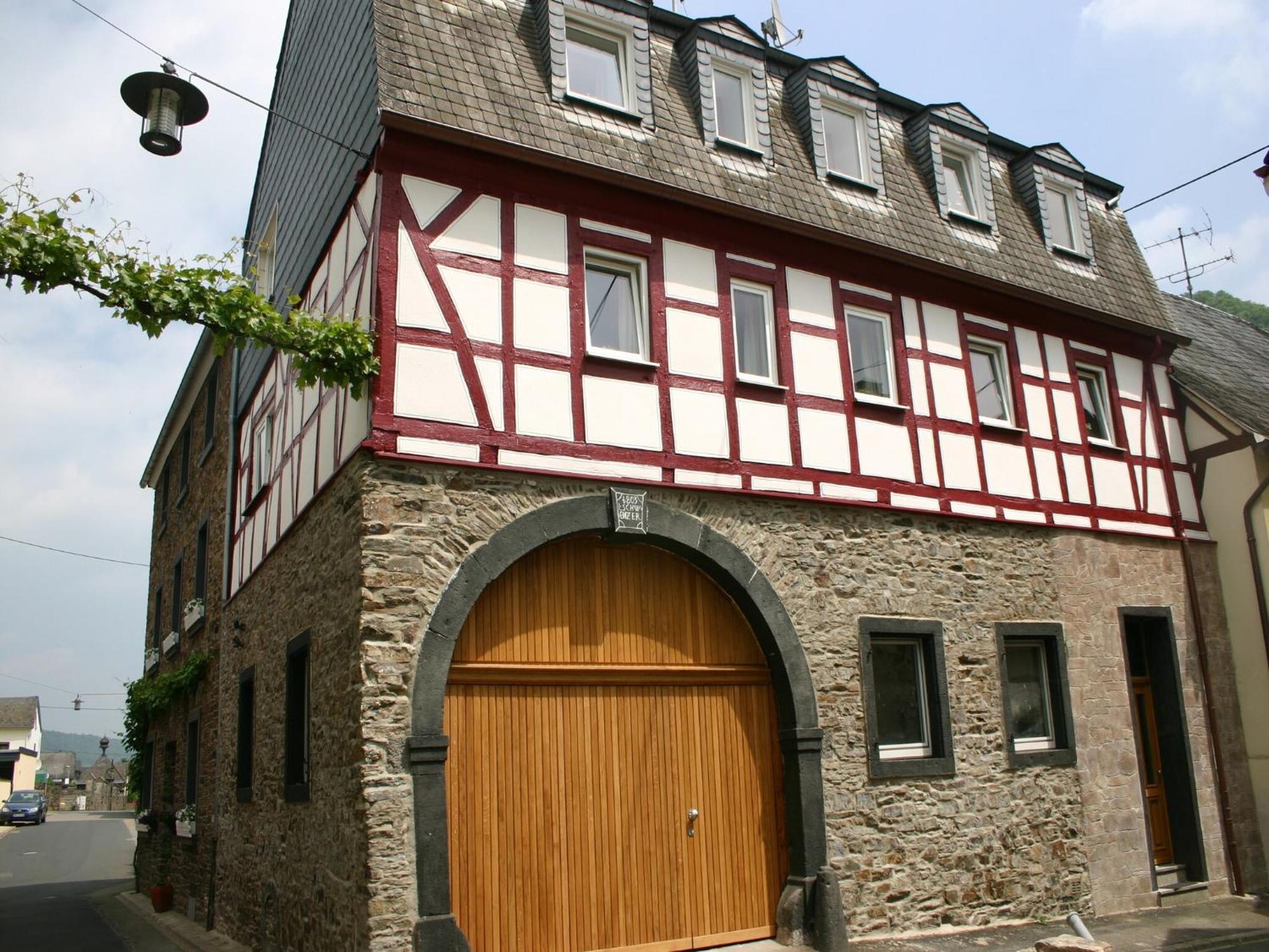 A Modern Holiday Home By The River Mosel Moselkern Esterno foto